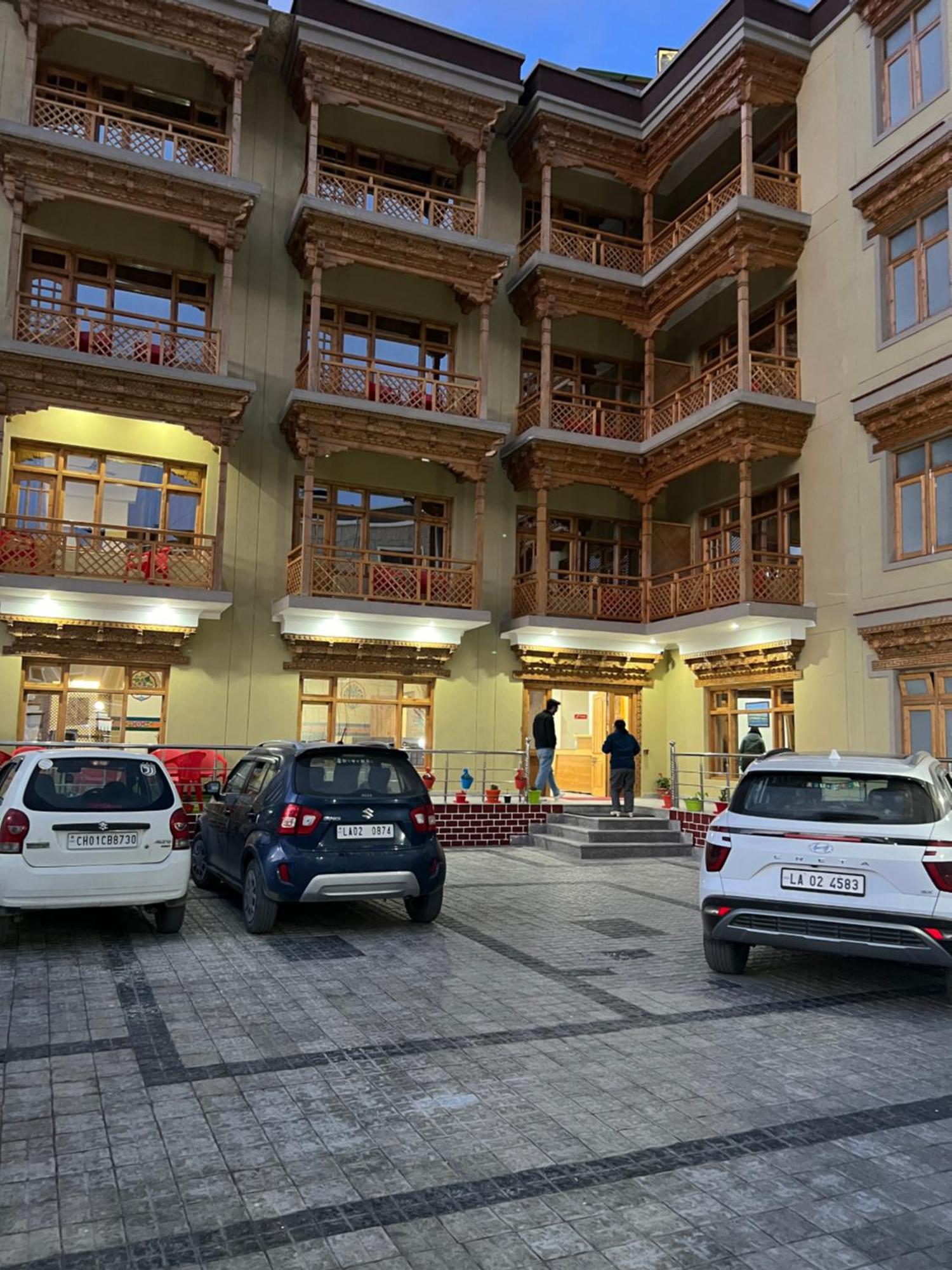 The Nangsay Hotel Leh Bagian luar foto